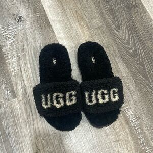 Black Ugg slippers